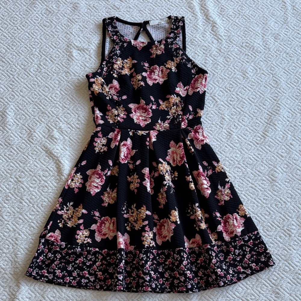 Rewind Sleeveless Floral Black Dress Elegant & Comfortable Sz XS